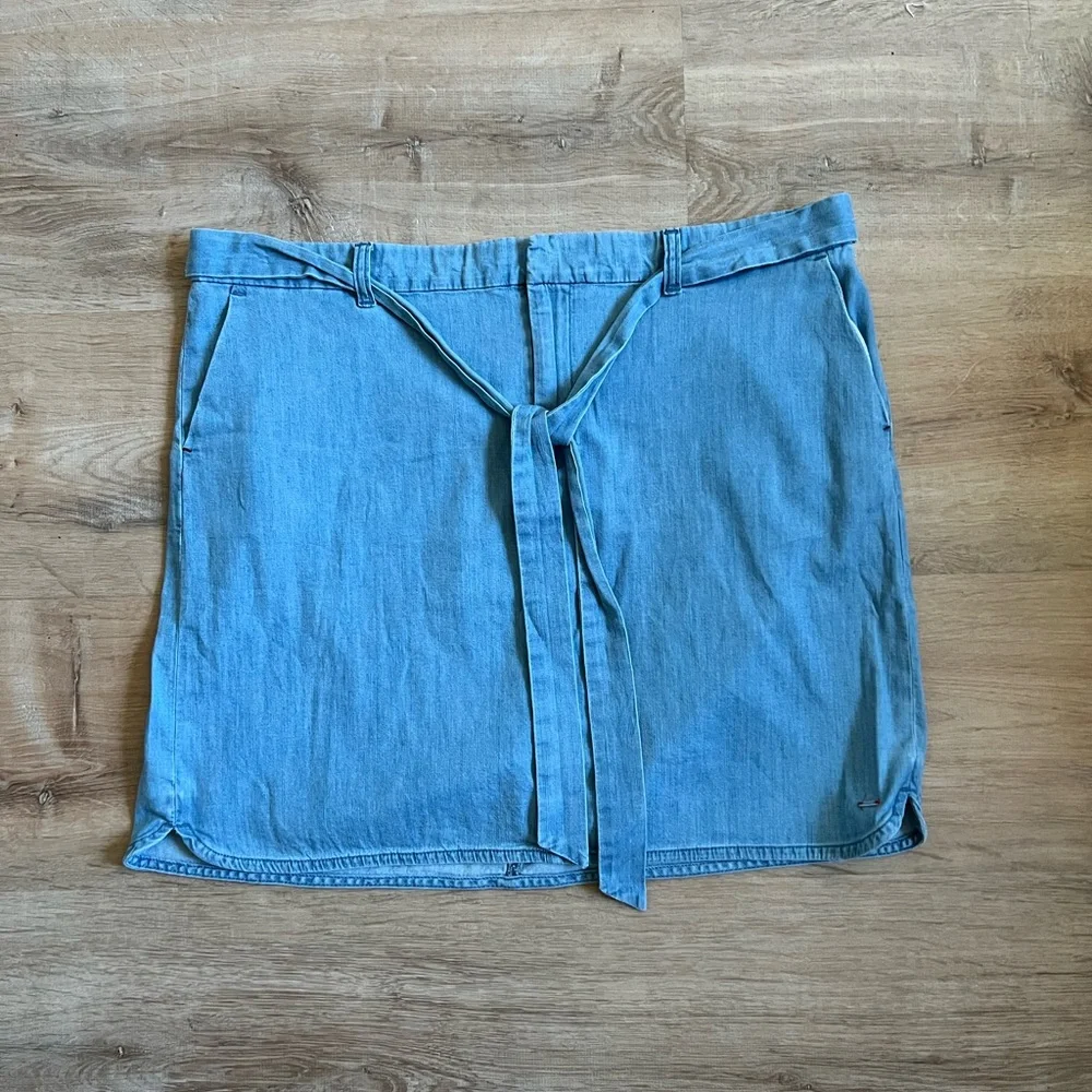 Tommy Hilfiger Light Blue Denim Tie-Waist Skirt